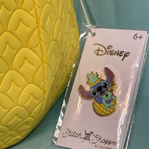 SOLD - Stitch Shoppe by Loungefly x Disney Stitch Pineapple Crossbody with Pin - Picture 2 of 6
